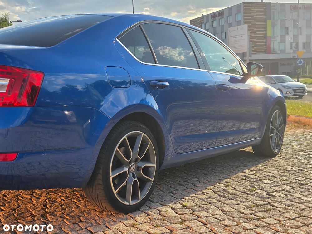 Skoda Octavia 2.0 TDI 4x4 Style DSG - 9