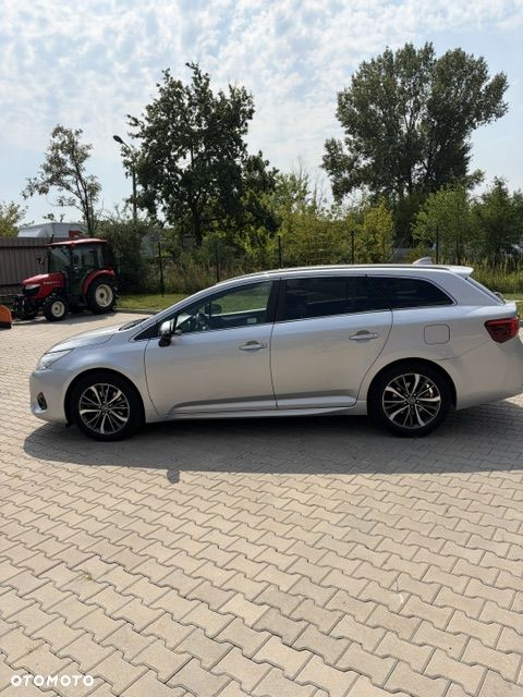 Toyota Avensis 2.0 D-4D Selection - 3
