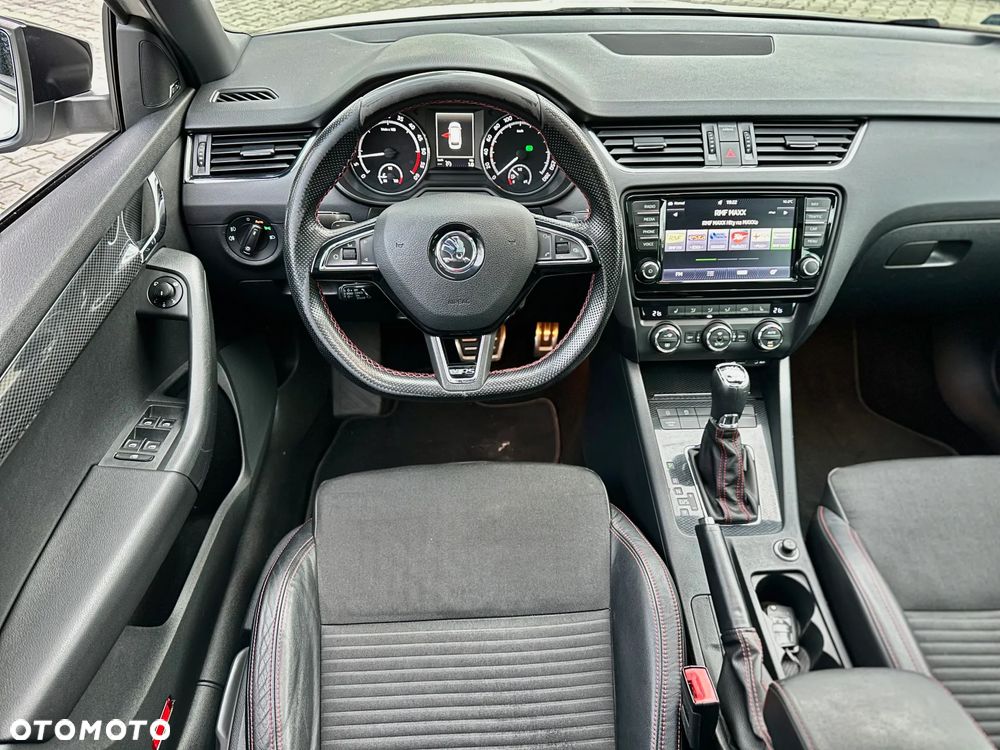 Skoda Octavia 2.0 TDI DSG RS - 16
