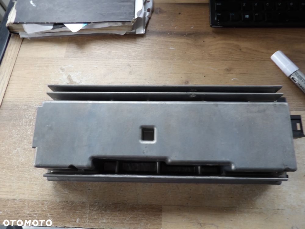 BMW - F01,F02 - WZMACNIACZ AUDIO - DEMONTAŻ - EUROPA - 9229993 - 1