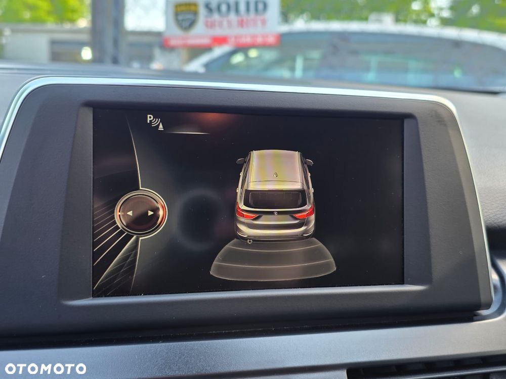 BMW Seria 2 218d - 15