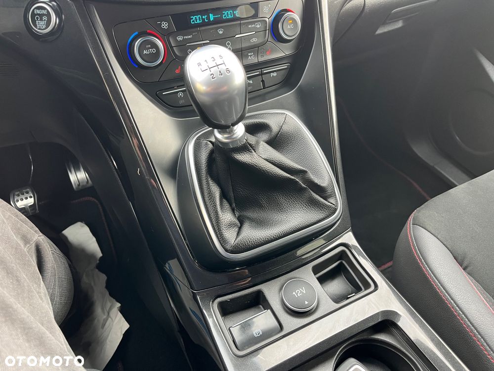 Ford Kuga 1.5 EcoBoost 2x4 ST-Line - 28