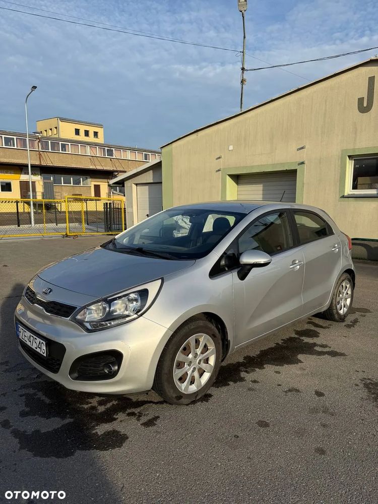 Kia Rio - 5