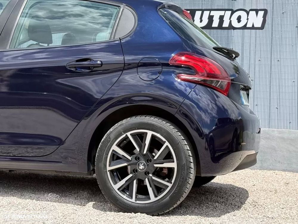 Peugeot 208 1.6 BlueHDi Style - 11