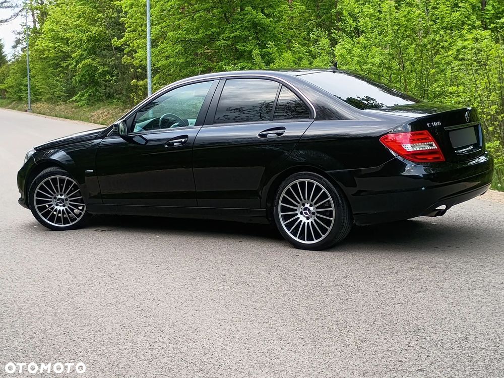 Mercedes-Benz Klasa C 180 BlueEFFICIENCY Elegance - 16