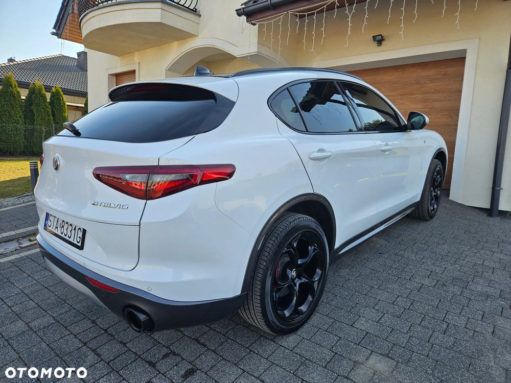 Alfa Romeo Stelvio 2.0 Turbo 16V AT8-Q4 Ti - 5