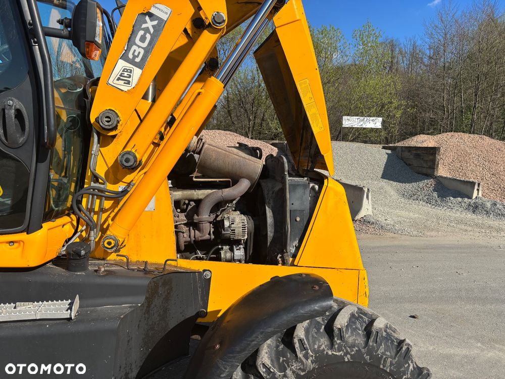 JCB 3CX - 9