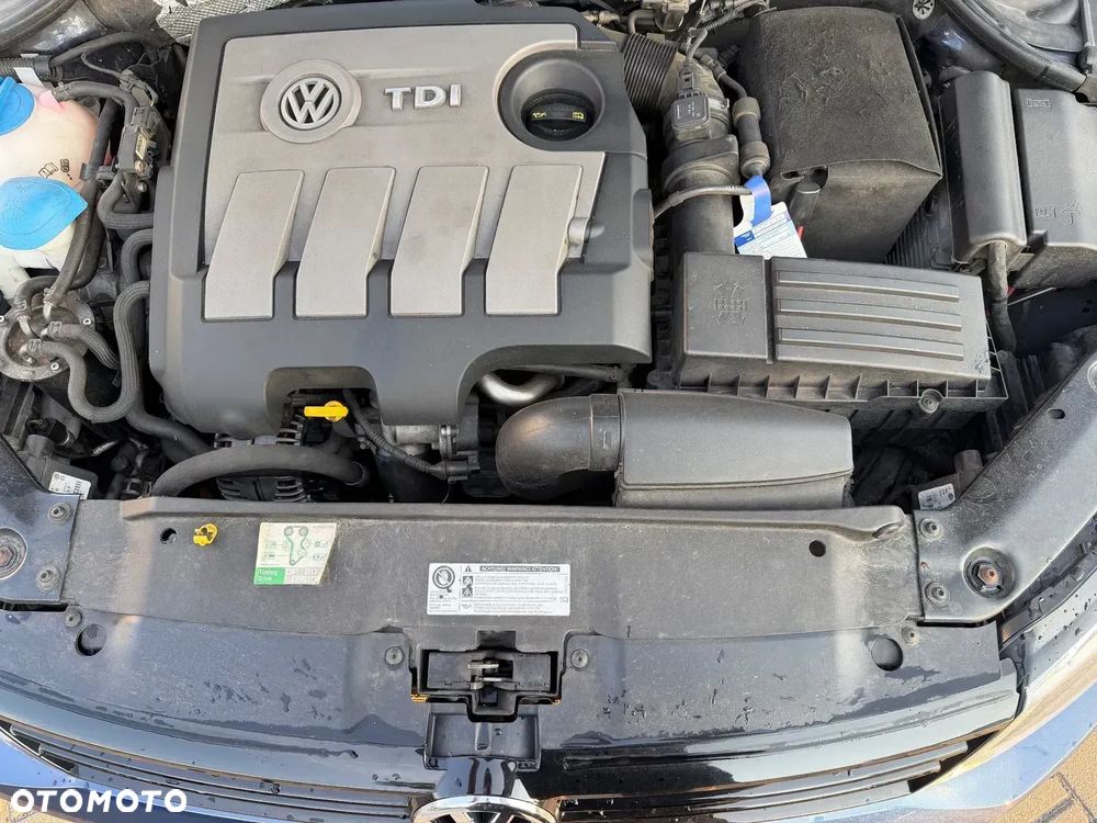 Volkswagen Jetta 1.6 TDI Trendline - 10
