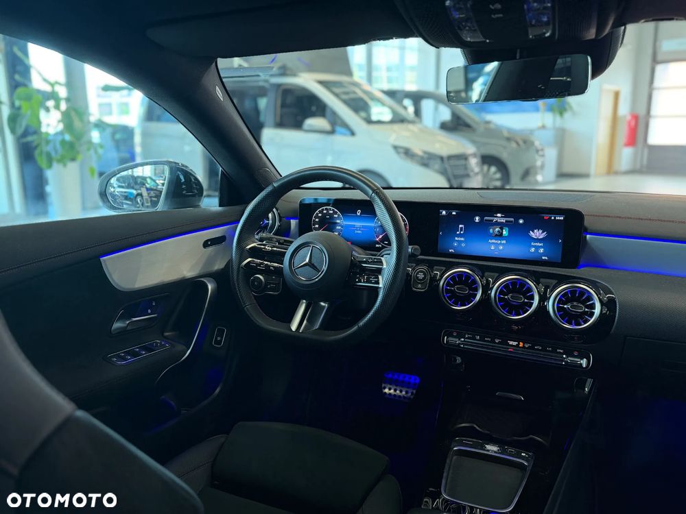 Mercedes-Benz CLA 200 AMG Line 7G-DCT - 11