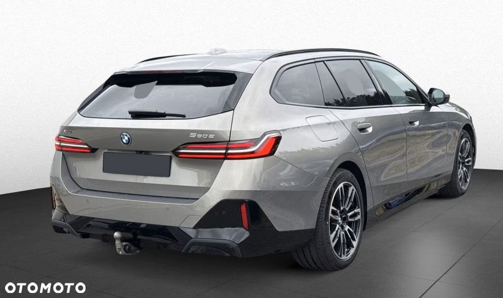 BMW Seria 5 550e xDrive - 3