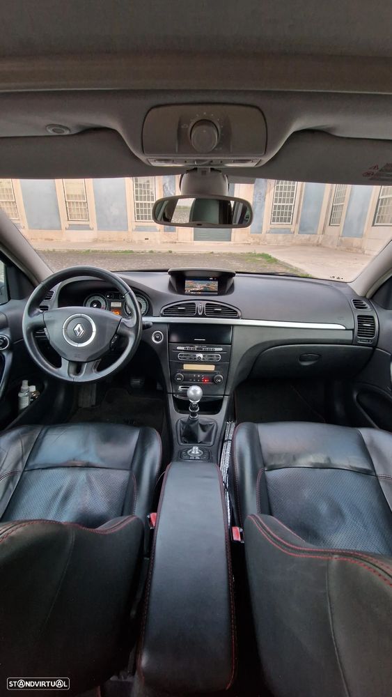 Renault Laguna Break 2.0 T GT - 18