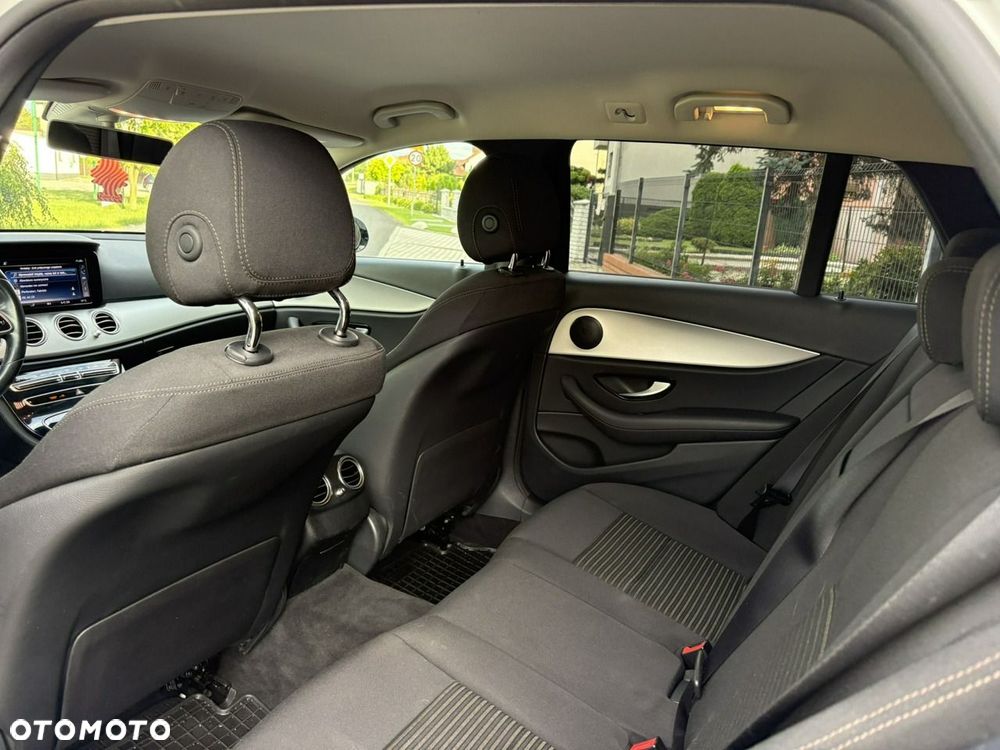 Mercedes-Benz Klasa E 300 de 9G-TRONIC Exclusive - 11