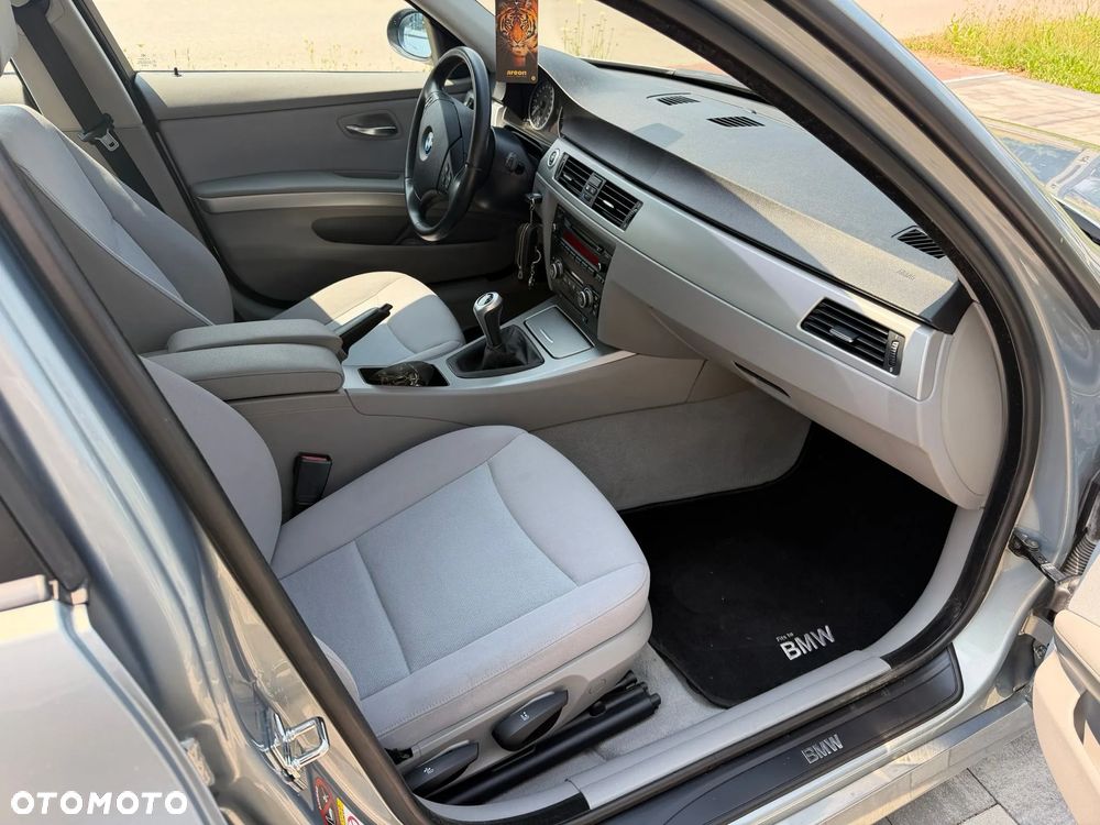BMW Seria 3 318i - 20