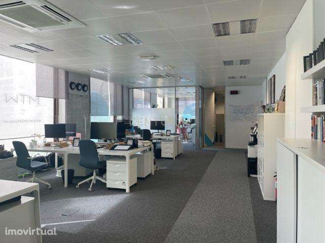 Escritório 155 m² e 5 lugares de estacionamento  – Parque das Nações ( - Grande imagem: 3/26