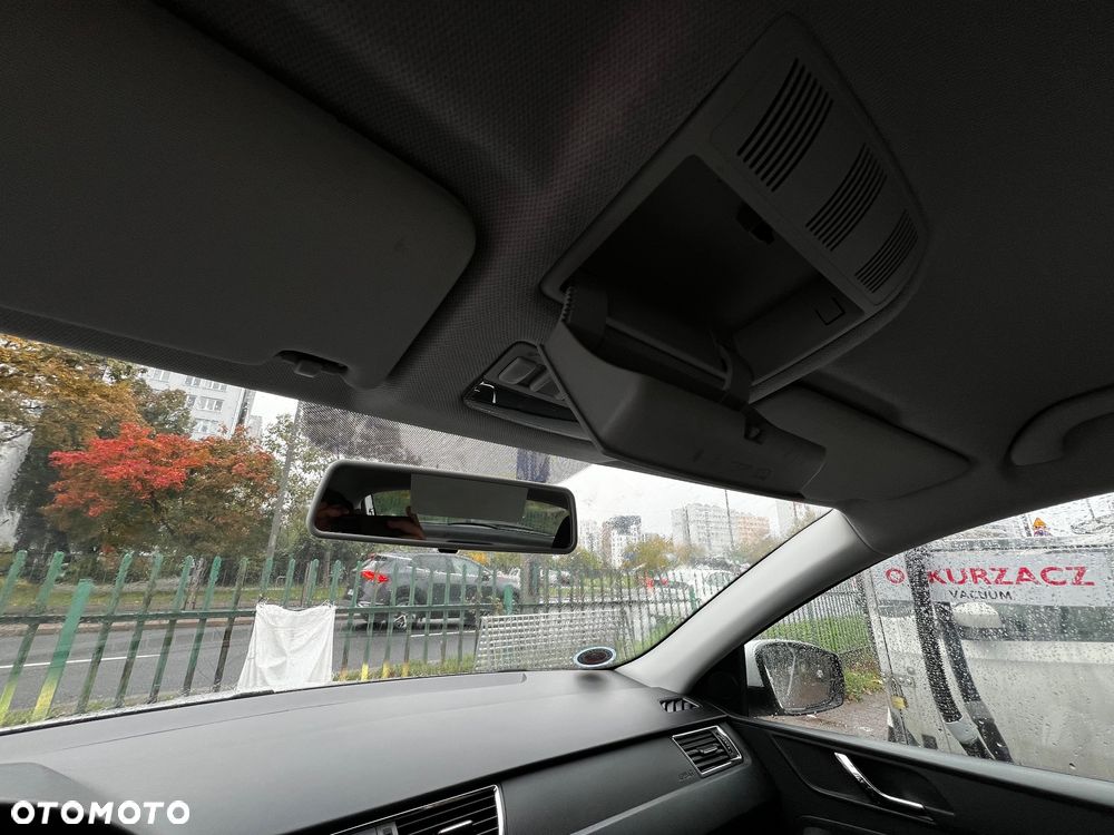 Skoda RAPID Spb 1.4 TSI Ambition Max DSG - 15