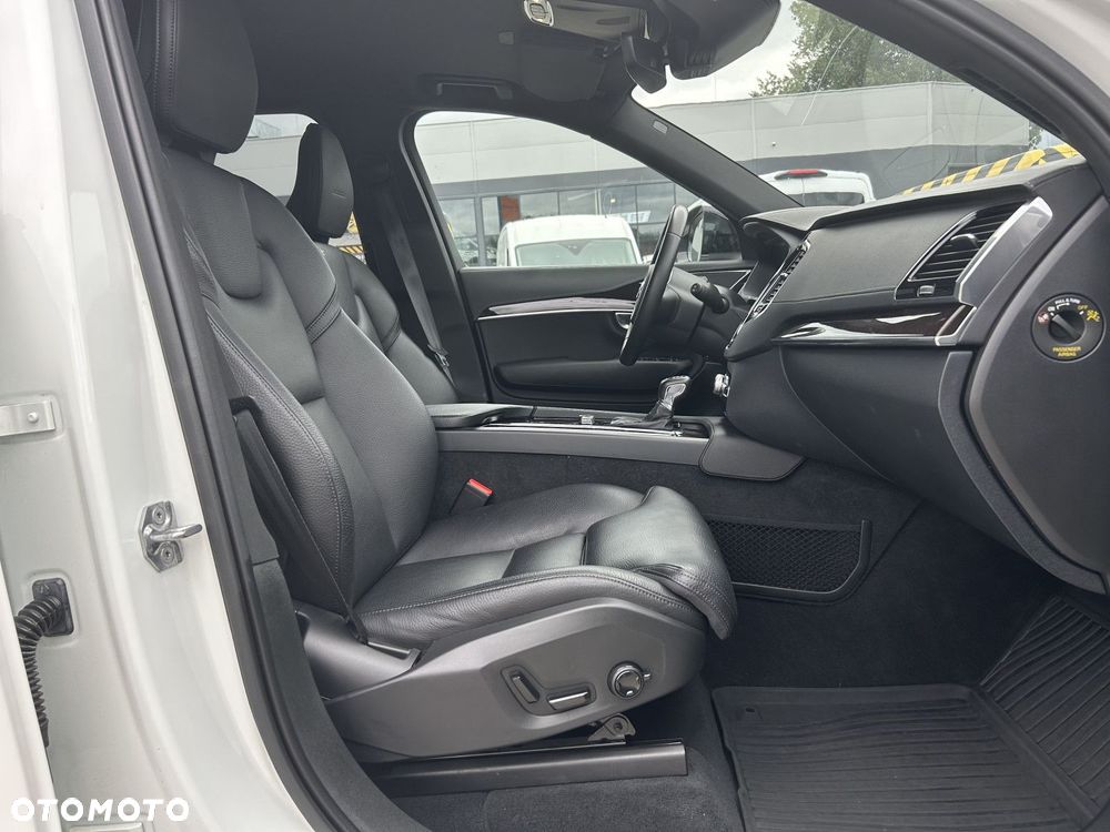 Volvo XC 90 - 24