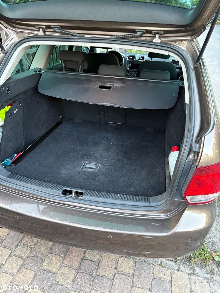 Volkswagen Golf - 6