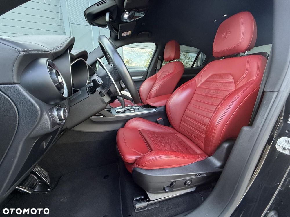 Alfa Romeo Stelvio 2.0 Turbo Veloce Q4 - 11