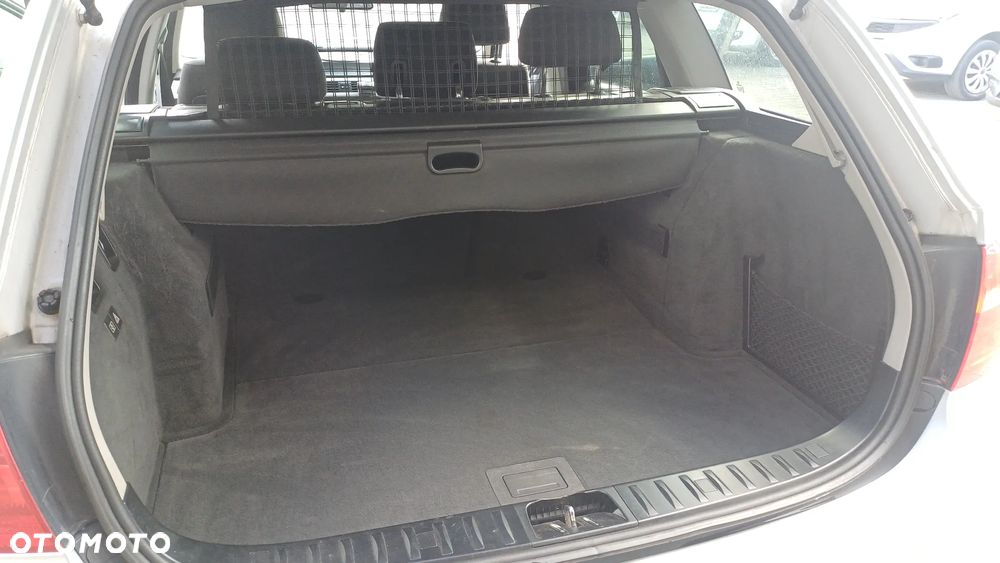 BMW Seria 3 318d - 16
