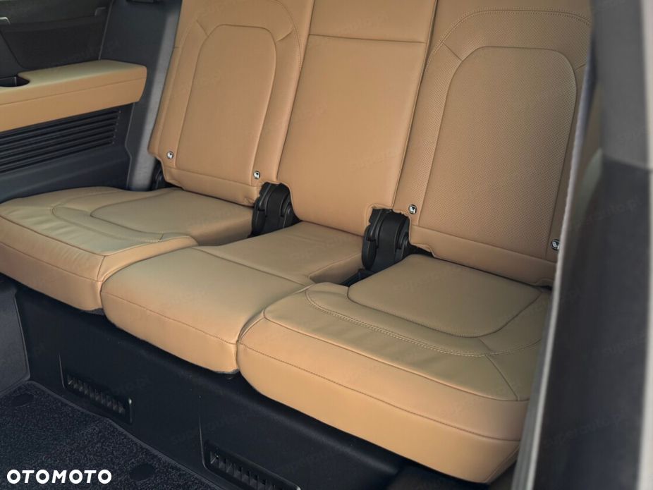 Land Rover Defender 3.0 D350 mHEV X-Dynamic SE - 22