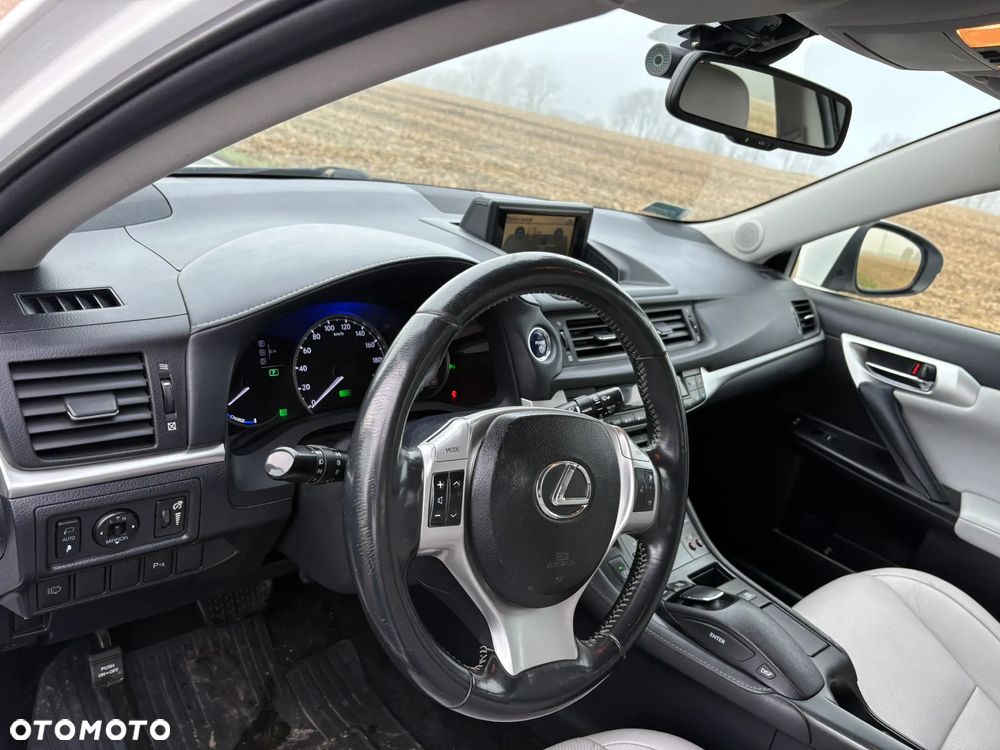 Lexus CT 200h Prestige - 14