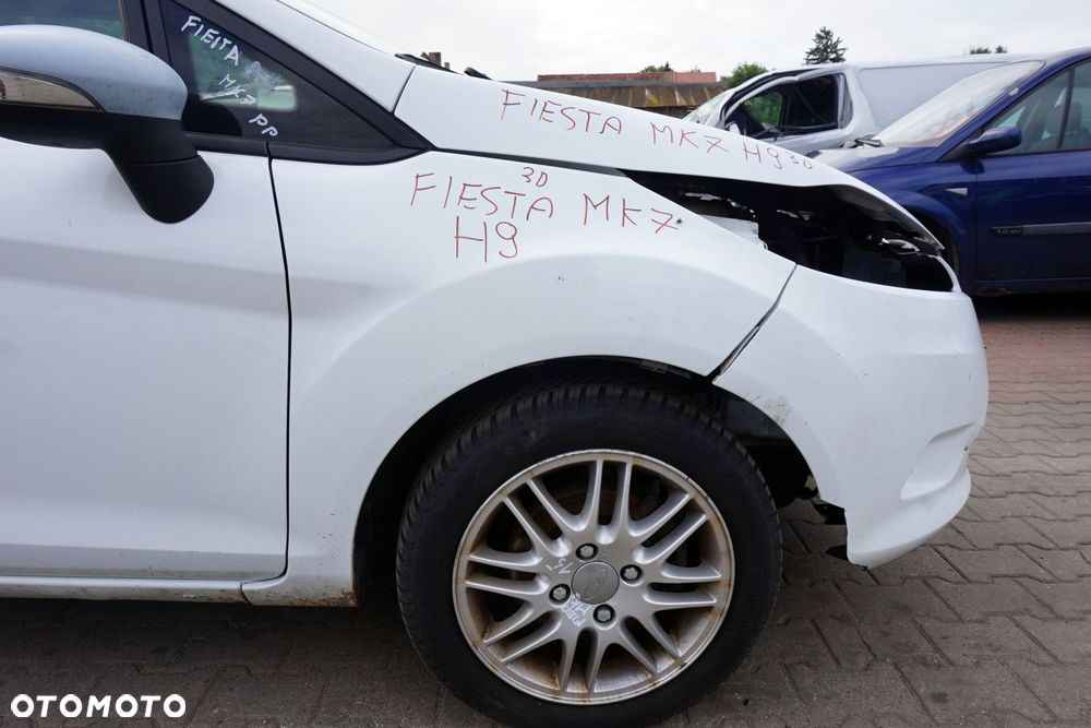 BŁOTNIK PRZEDNI PRAWY FIESTA VI MK6 VII MK7 H9  BIAŁY FORD 2008-2017 - 1
