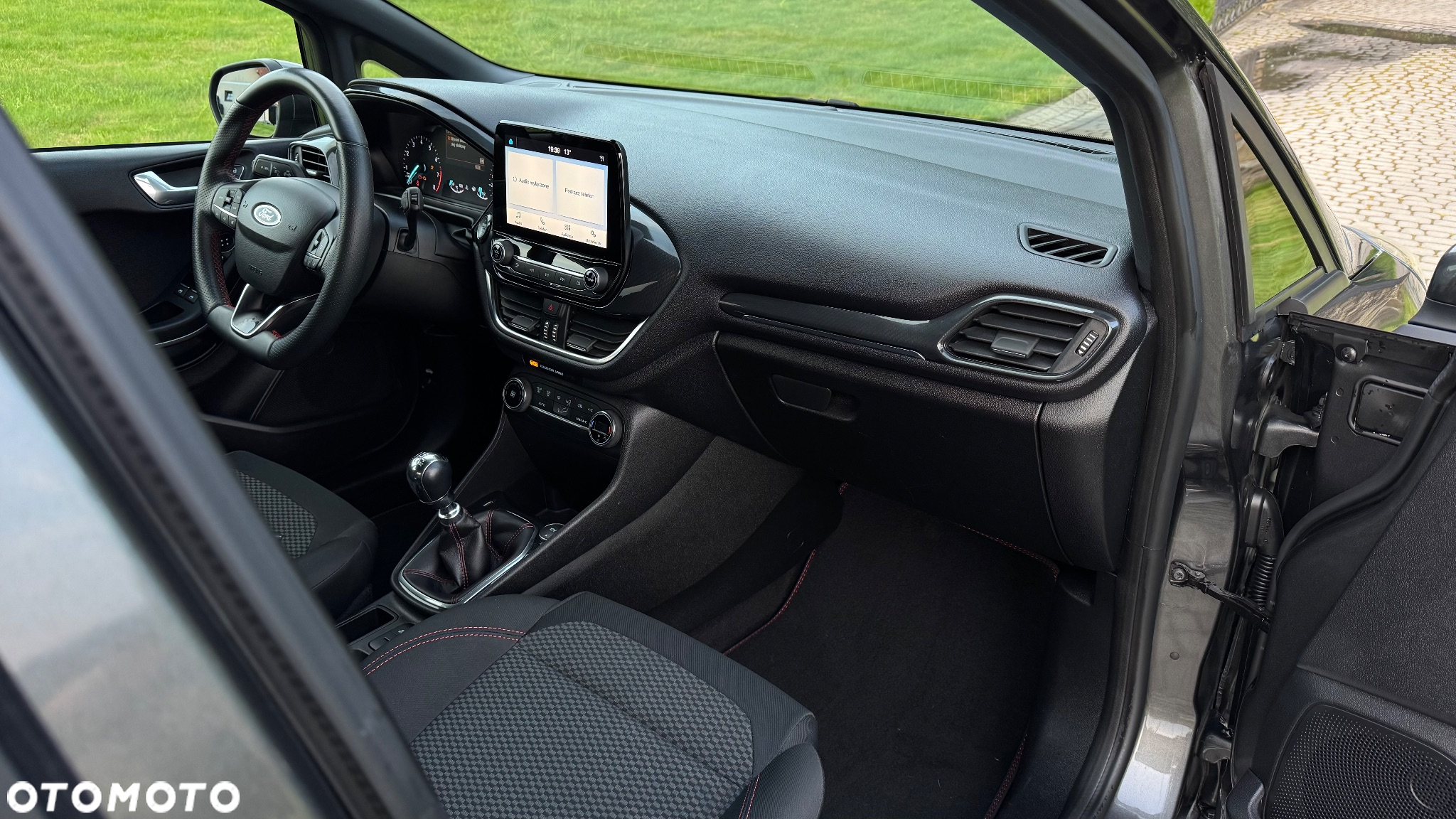 Ford Fiesta 1.0 EcoBoost S&S TITANIUM X - 19