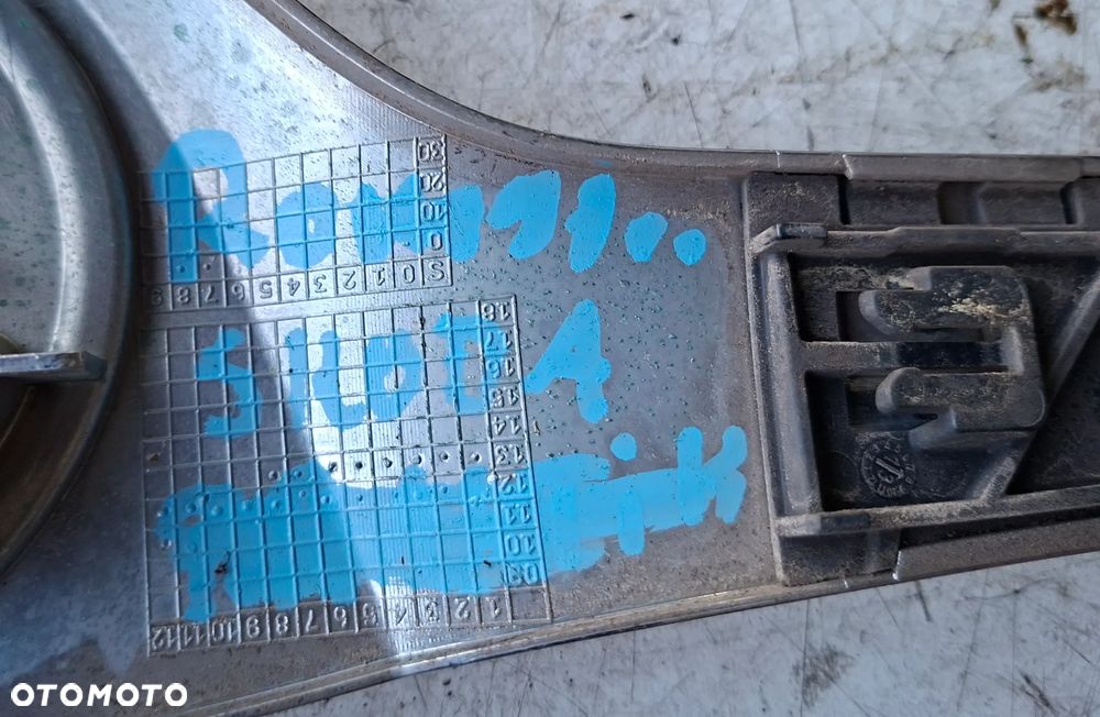 SKODA ROOMSTER 13r ATRAPA GRILL LISTWA 5J0853633C - 2