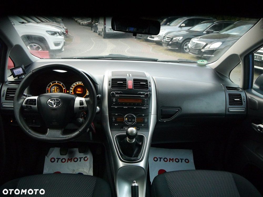 Toyota Auris - 16