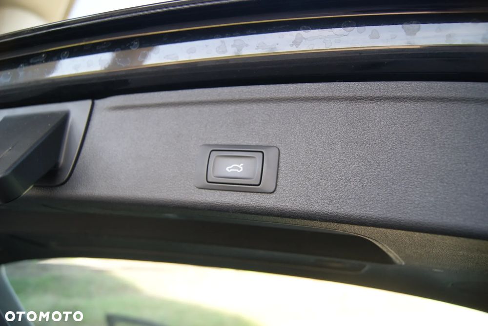 Audi A4 Avant 2.0 TDI ultra S tronic sport - 39