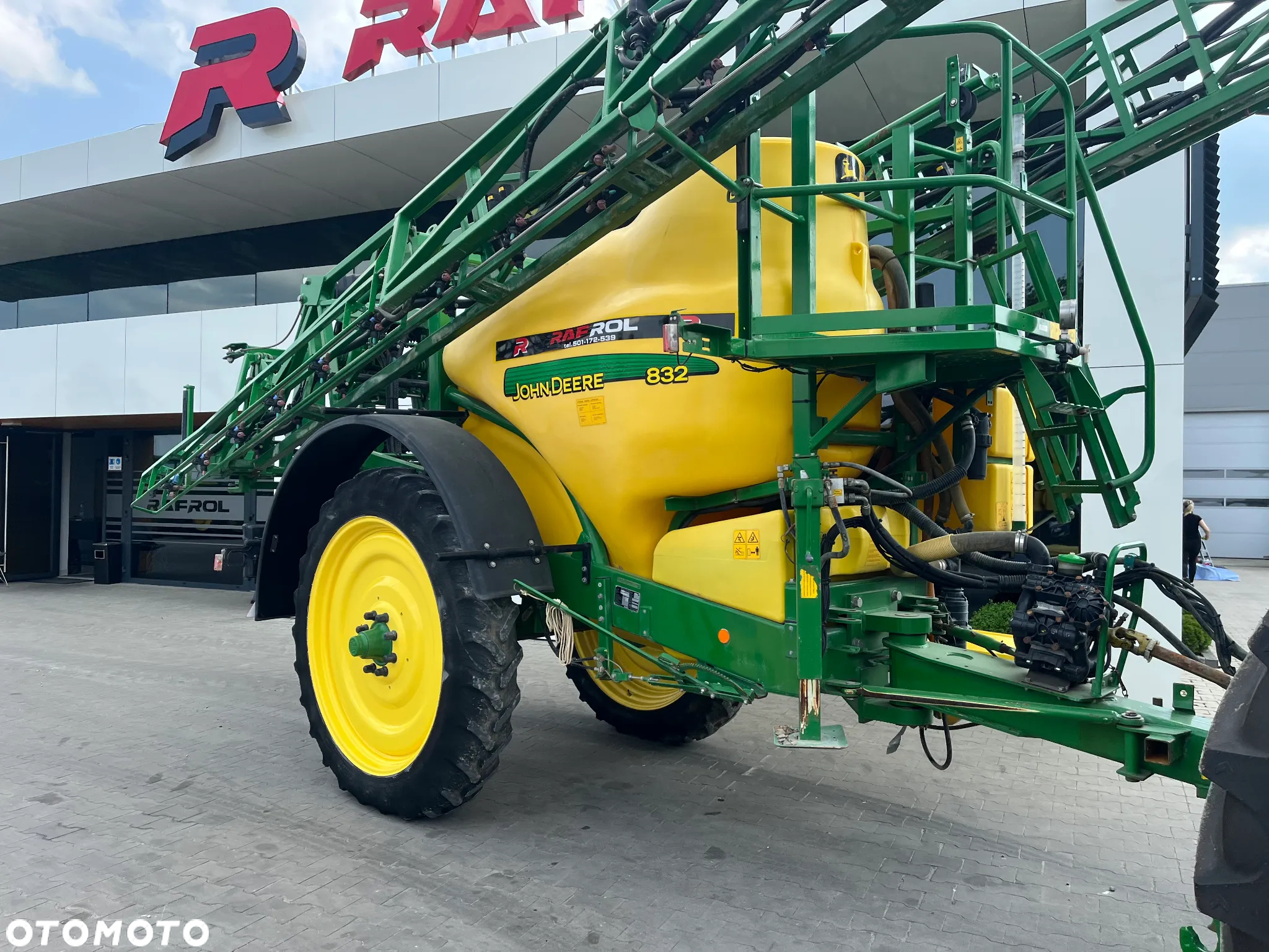 John Deere 832 - 2