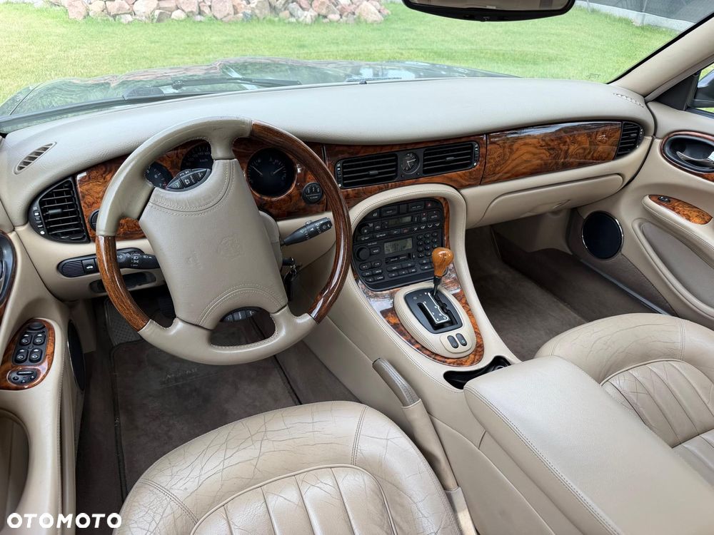 Jaguar XJ - 6