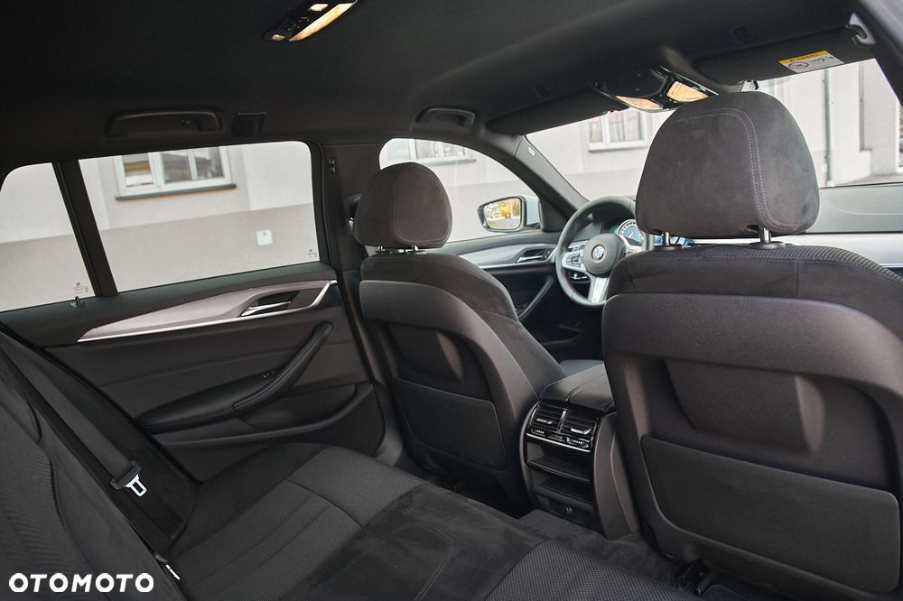 BMW Seria 5 520d xDrive M Sport sport - 33