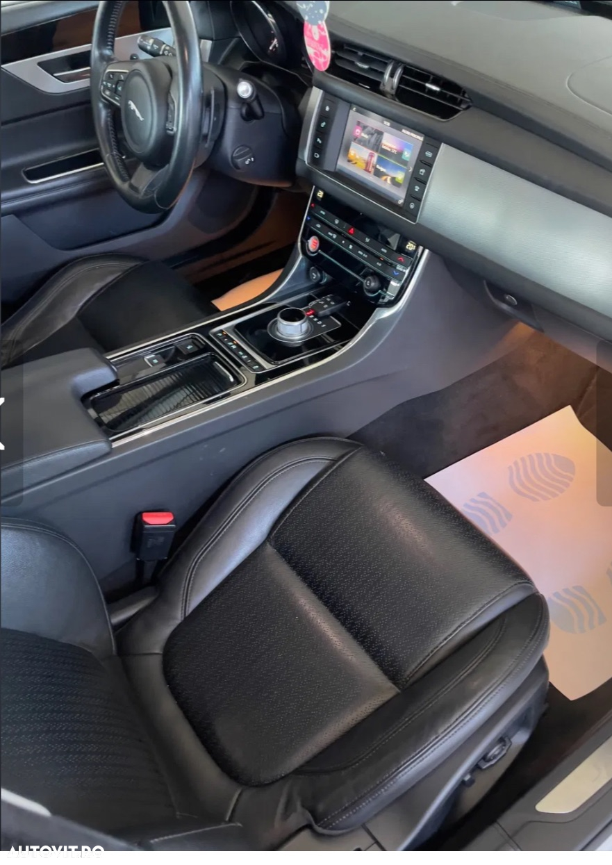 Jaguar XF 20d RWD Prestige - 5