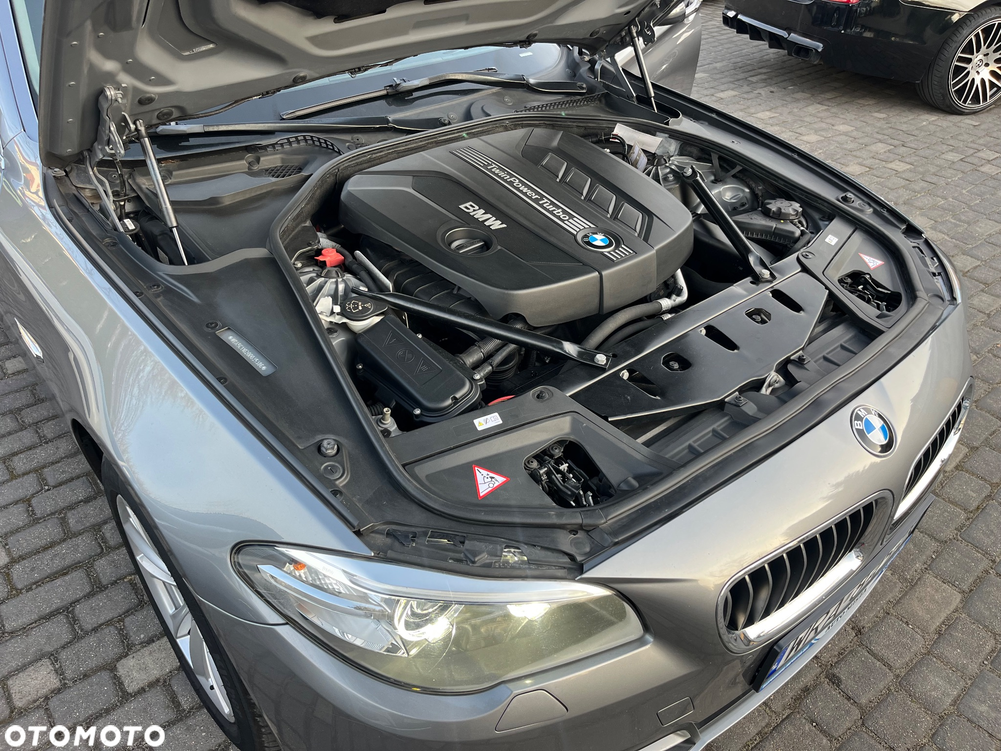 BMW Seria 5 520d Sport Line - 38