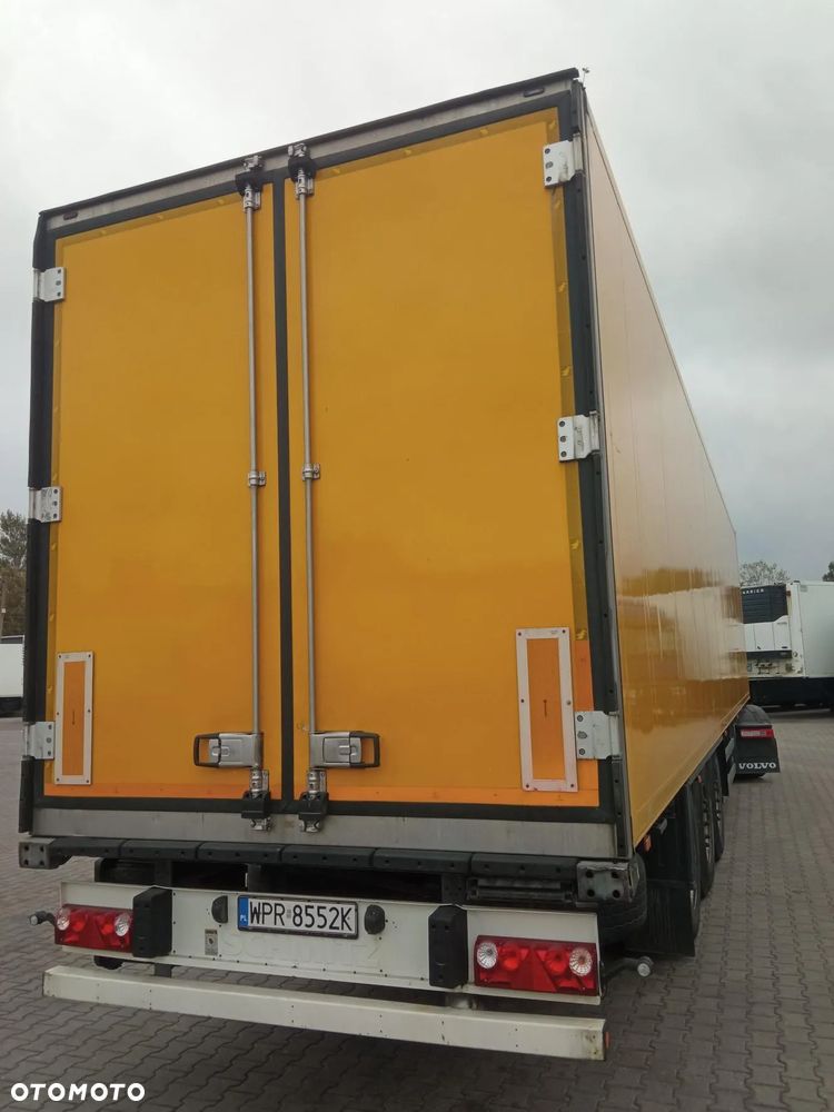 Schmitz Cargobull SKO 24L - 16