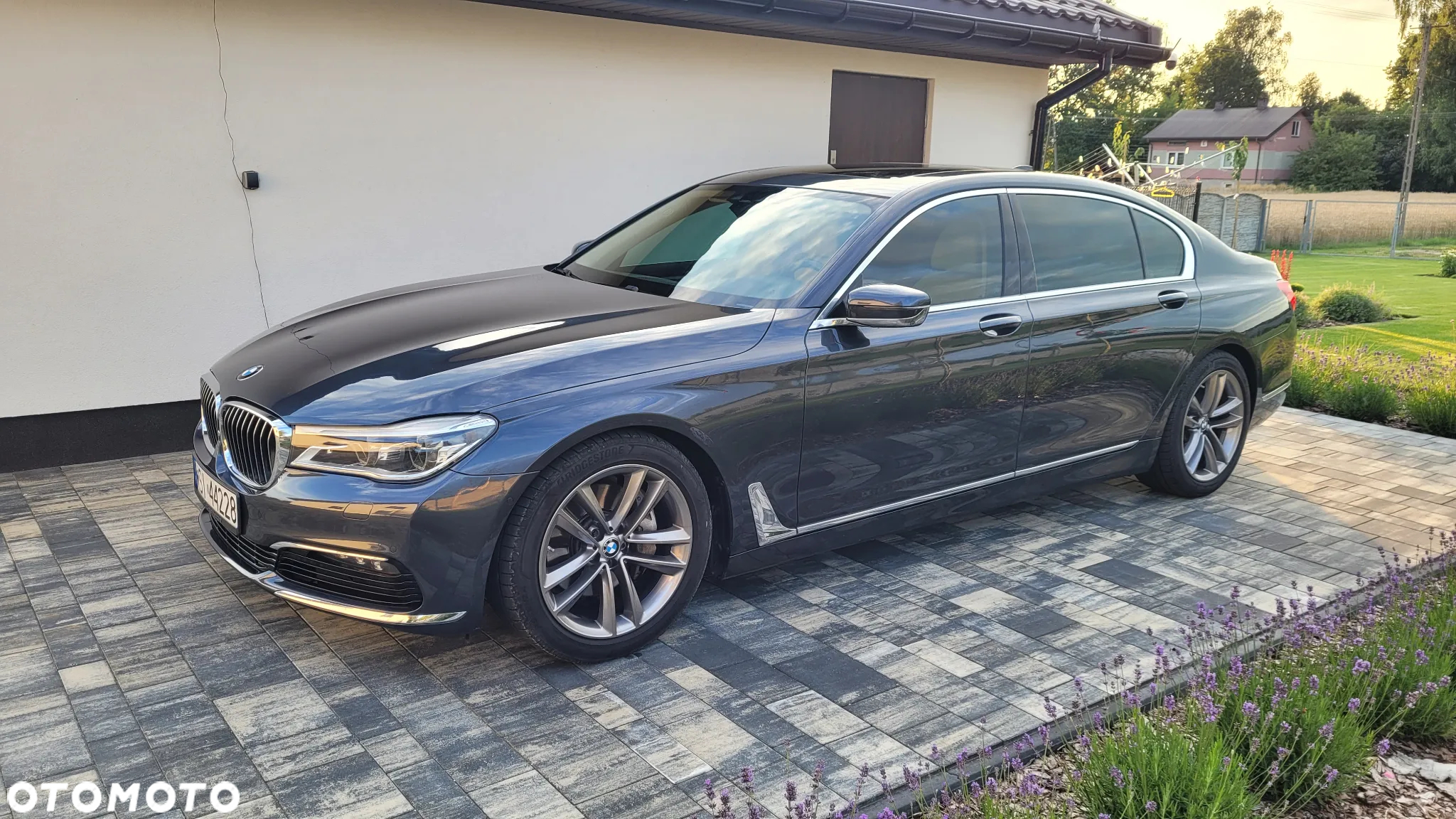 BMW Seria 7 740Li - 9