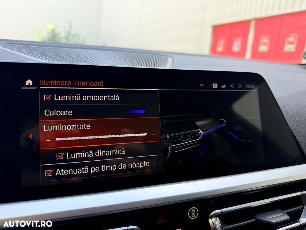 BMW Seria 3 330d Aut. M Sport - 33