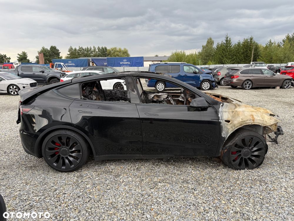 Tesla Y Model Performance Dual Motor AWD - 6