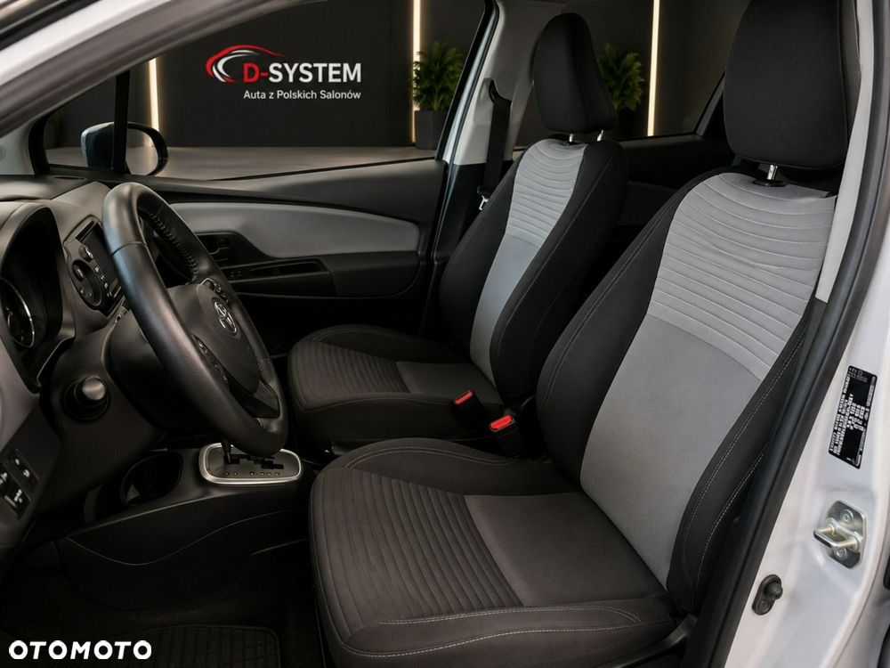 Toyota Yaris Hybrid 100 Premium - 7