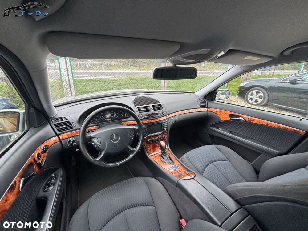 Mercedes-Benz Klasa E 500 4-Matic T Elegance - 19