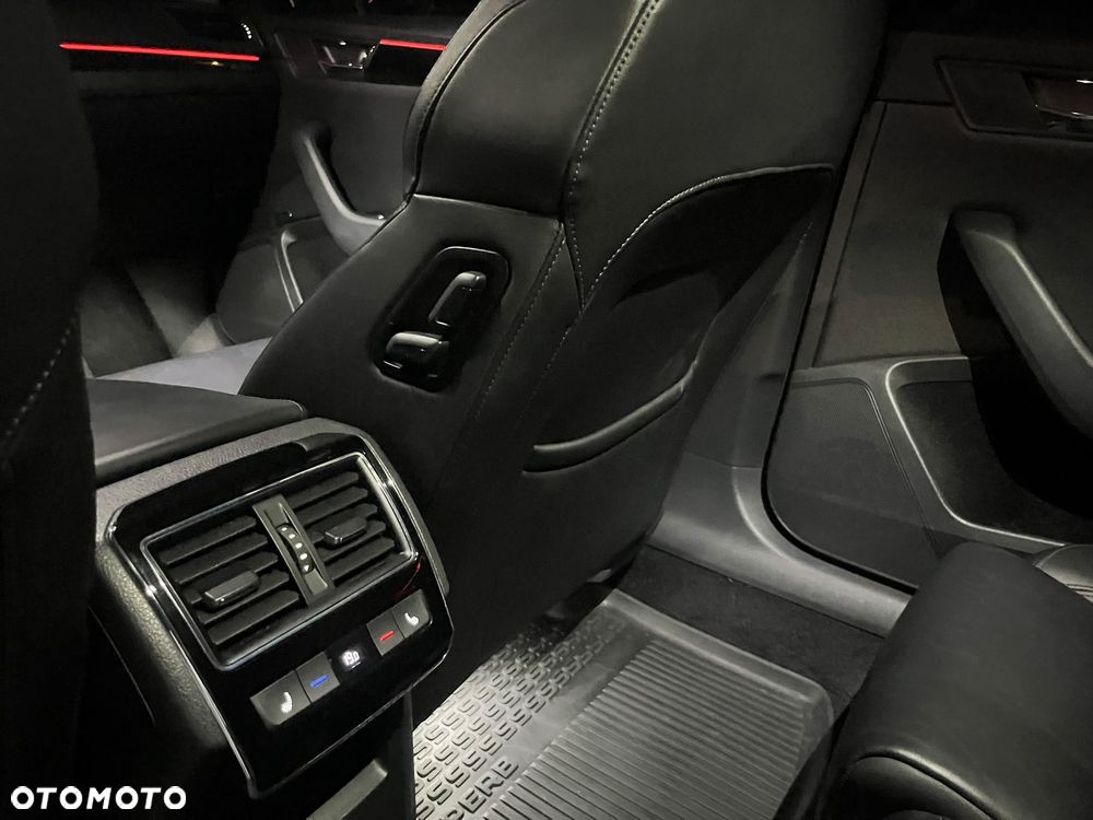 Skoda Superb 2.0 TDI 4x4 L&K DSG - 17