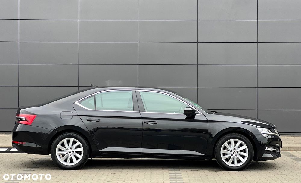 Skoda Superb 2.0 TDI DSG Premium Edition - 11
