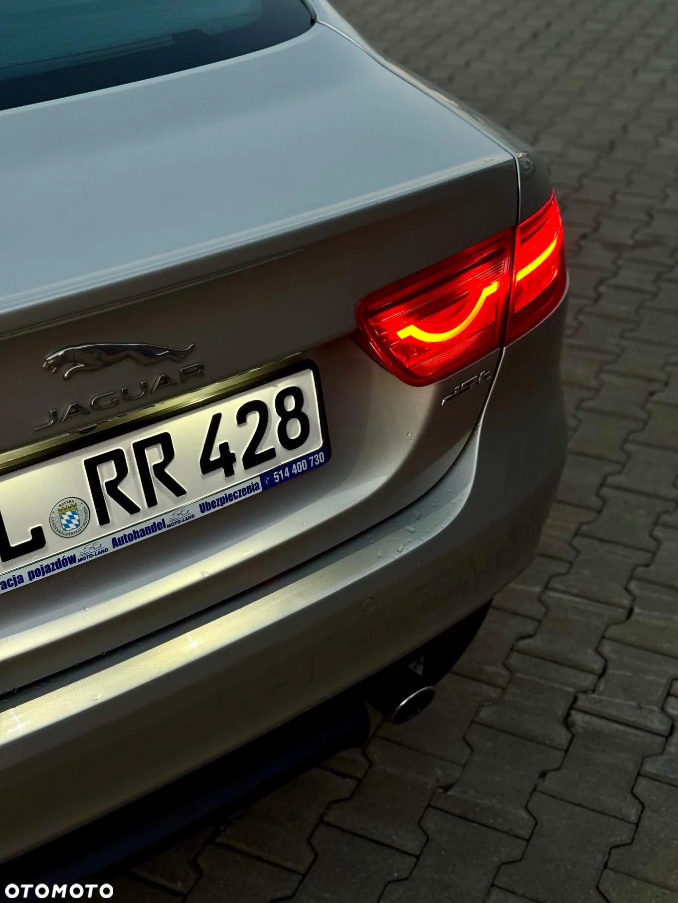 Jaguar XE 2.0 P250 HSE - 17