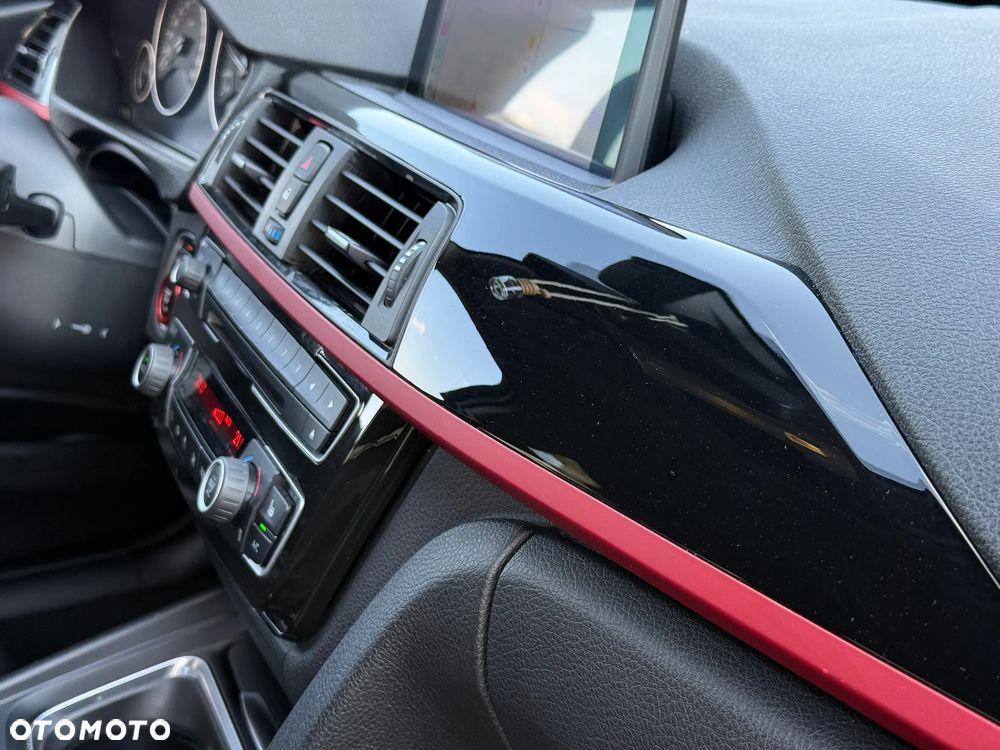 BMW Seria 3 320d Efficient Dynamics Sport Line - 30