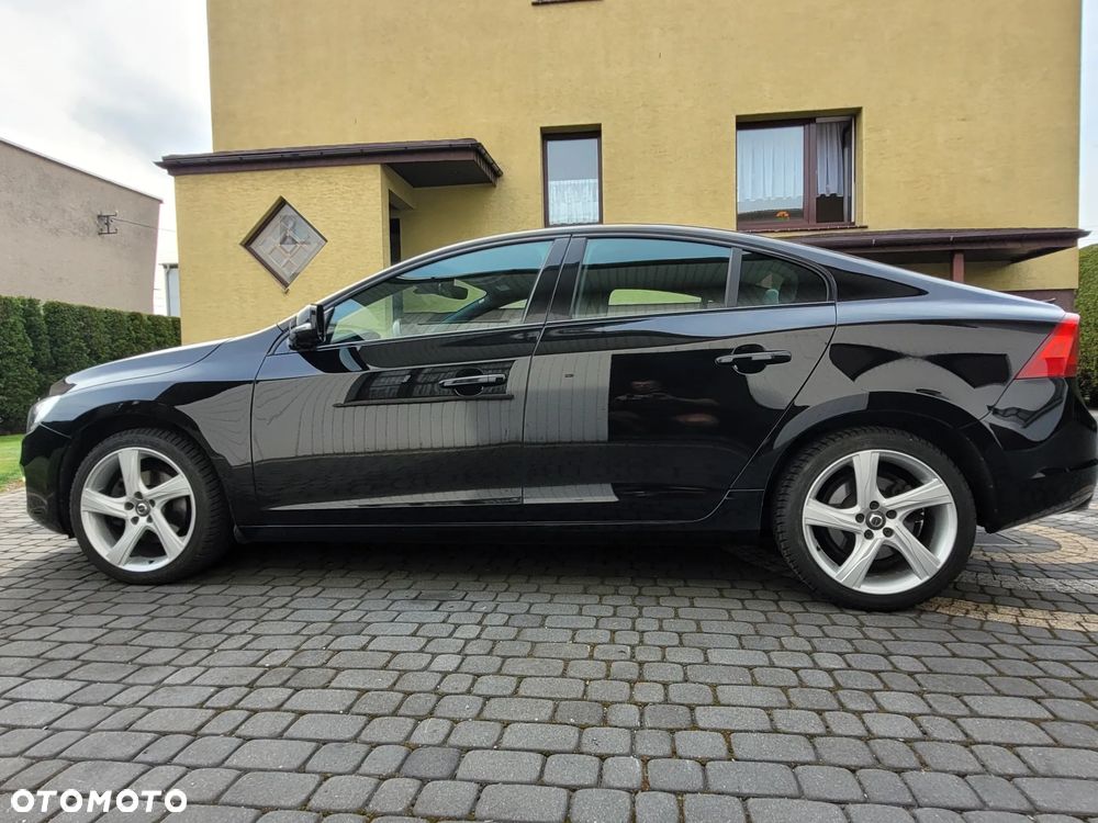 Volvo S60 D3 Linje Svart - 15