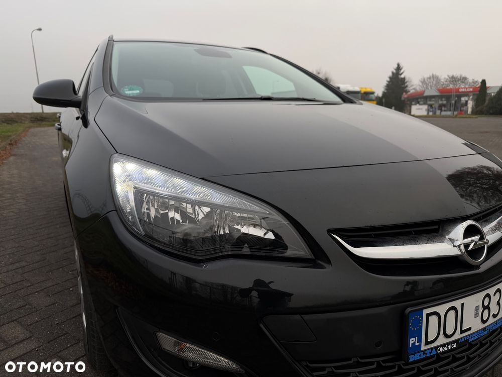 Opel Astra 1.4 Turbo 150 Jahre - 14