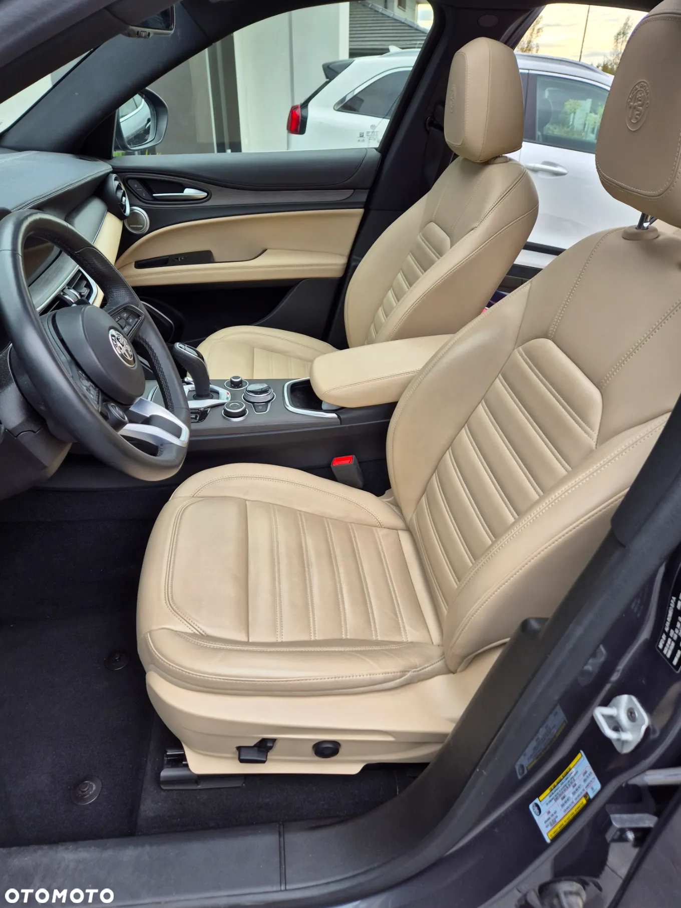 Alfa Romeo Stelvio 2.0 Turbo 16V AT8-Q4 Lusso - 9