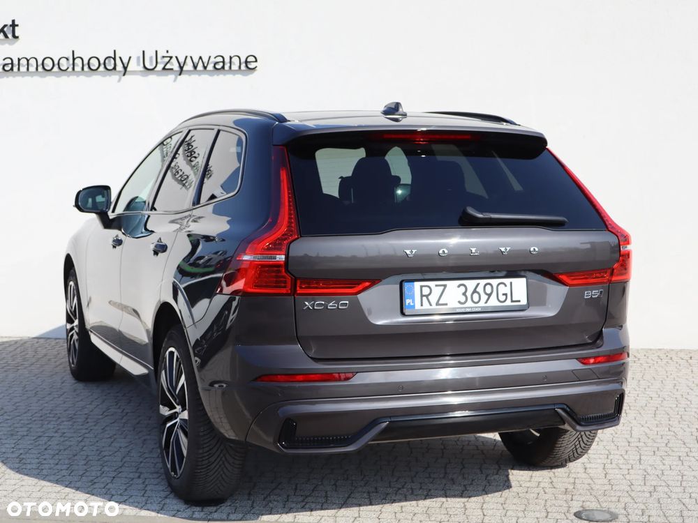 Volvo XC 60 B5 B AWD Ultra Dark - 5