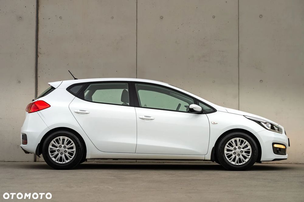 Kia Ceed - 10